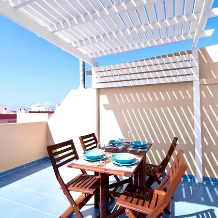 Red Surf Apartment *
